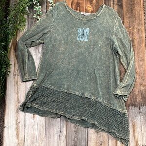 Green Asymmetrical Jess & Jane Top Sz L